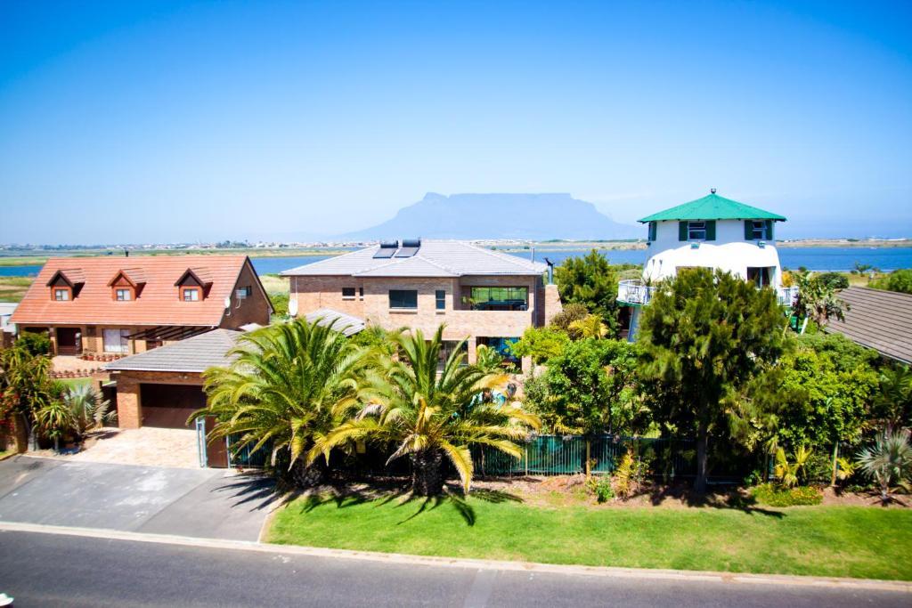 Cape Oasis Guesthouse Bloubergstrand Exteriér fotografie
